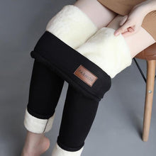 Load image into Gallery viewer, Premium Women&#39;s Fleece Leggings
