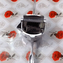 Load image into Gallery viewer, Stainless Steel Citrus Fruit Squeezer
